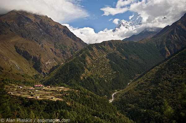 This sprawling complex was one of the largest structures north of Lukla along the Everest trail.