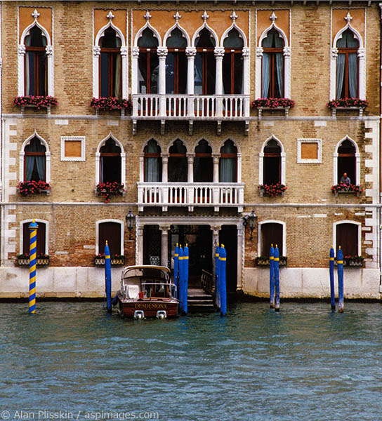 An often photographed house along the canals of Venice.